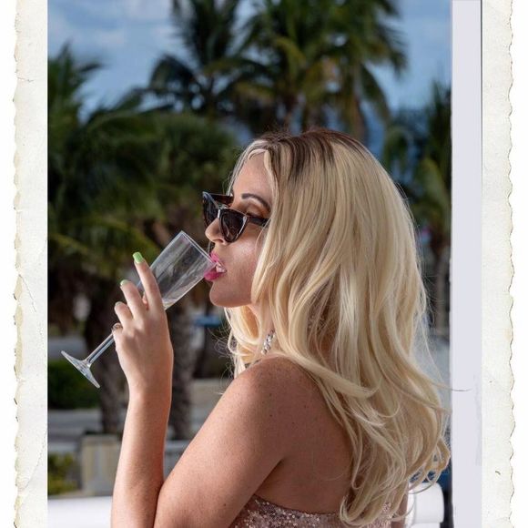 Meet your Posher, Tricia - Picture 1 of 1